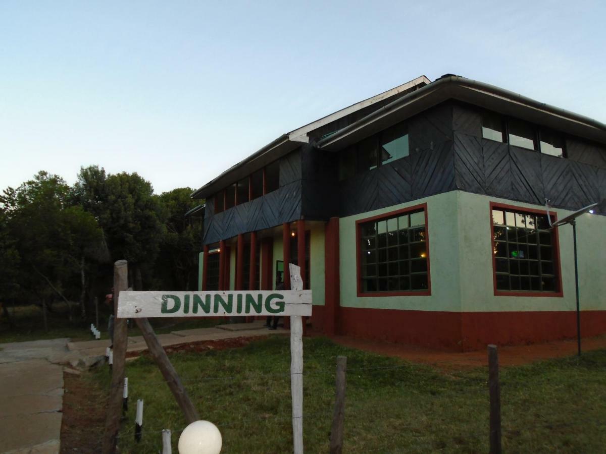 Hotel Rhino Tourist Camp Ololaimutiek Exterior foto